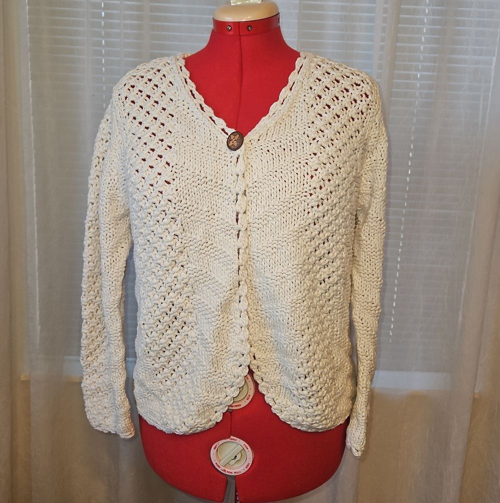 NorthStyle Cream Crochet Cardigan with Scalloped Edge